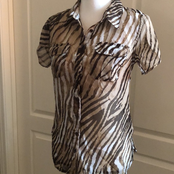 🌼 Sheer Animal Print Button Down Blouse - Size M - Picture 8 of 12